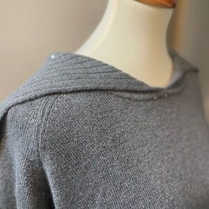 Joseph A . Gray Women's Sweater Size L